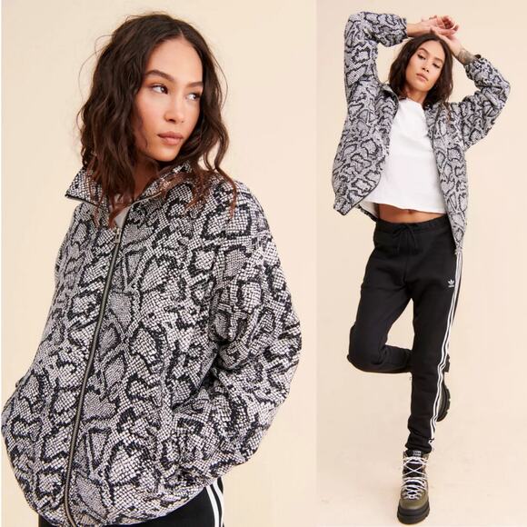 Urban Outfitters Black & White Nathan Animal Print Full Zip Jacket Size Large - Picture 1 of 12